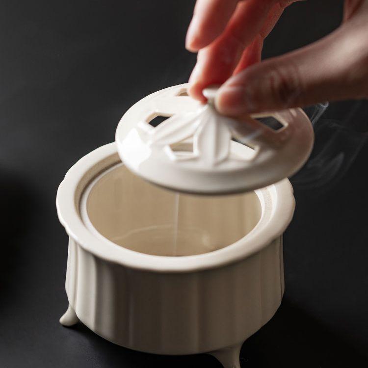 Japanese-style creative handcrafted wood ash three-legged incense burner, retro and simple ceramic household incense base