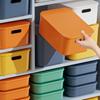 Caixas de armazenamento coloridas com tampa e alça Cestas empilháveis de plástico Cubo de artigos diversos de mesa Caixa de armazenamento de lanches de grande capacidade