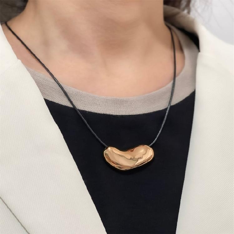 Fashionable Swirl Pendant Leather Rope Necklace Multipurpose Adjustable Length for Personalize Trendy Adults Daily Use