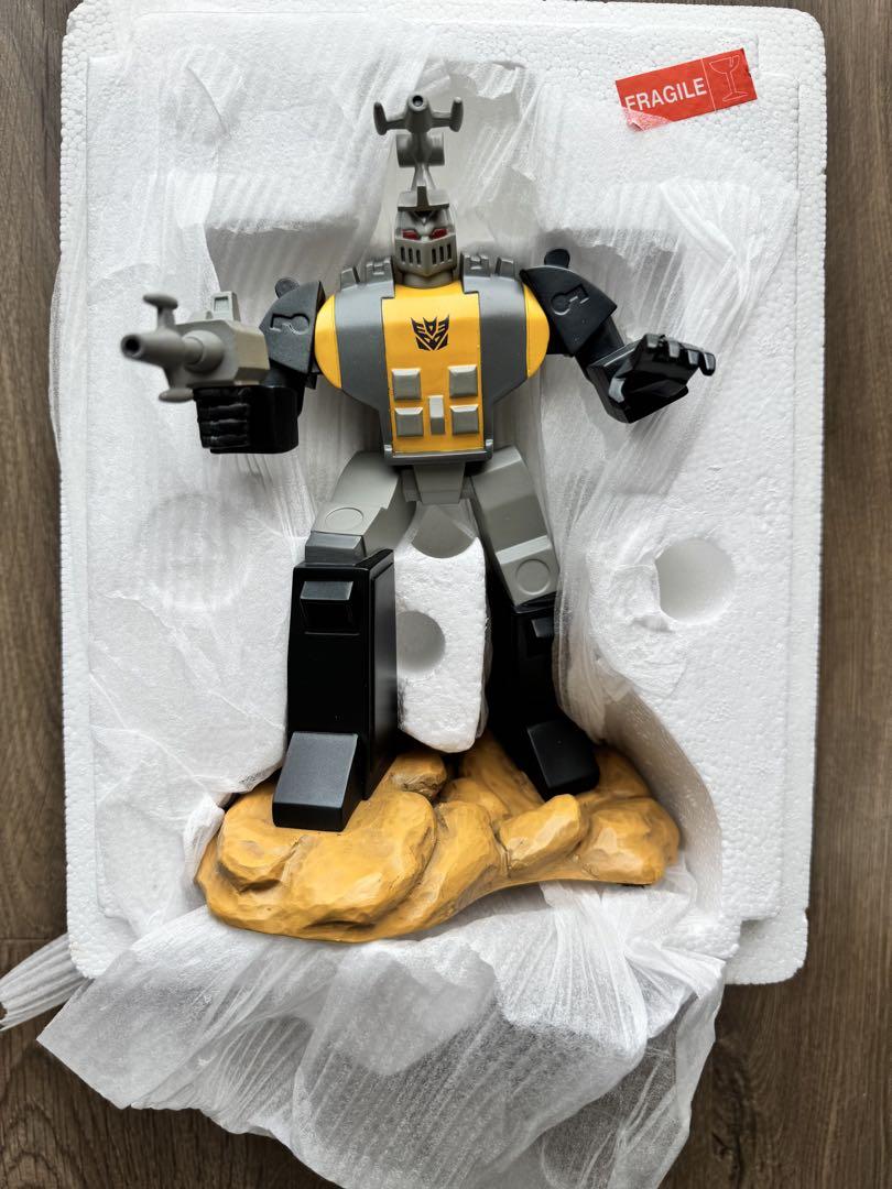 

[Б/У] Образец продукции: Трансформеры Хард Герой Бомбшелл