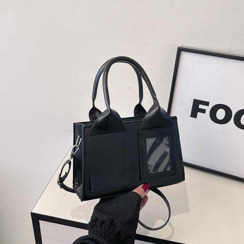 

Корейская версия модной высококлассной маленькой женской сумки 2025 новая простая маленькая квадратная сумка универсальная на плечо сумка-мессенджер чёрный