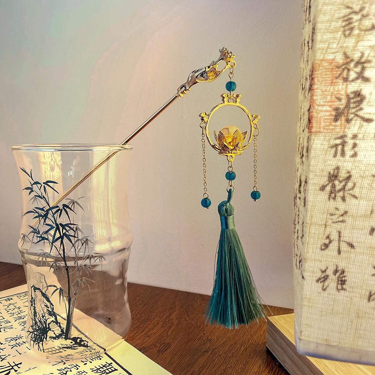 

1 шт. Светящиеся палочки для волос в китайском стиле с павильоном для женщин и детей, ретро, металлические, с кисточкой в виде цветка лотоса, шпильки, заколки, аксессуары для волос