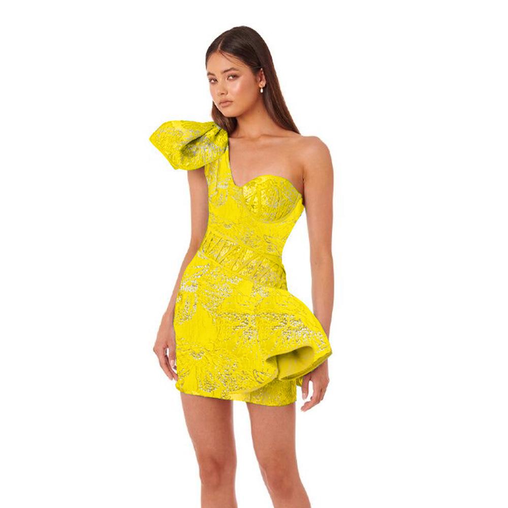 

Европейское и американское вышитое жаккардовое вечернее платье на одно плечо — короткое, сексуальное, в стиле знаменитостей на лето Large жёлтый