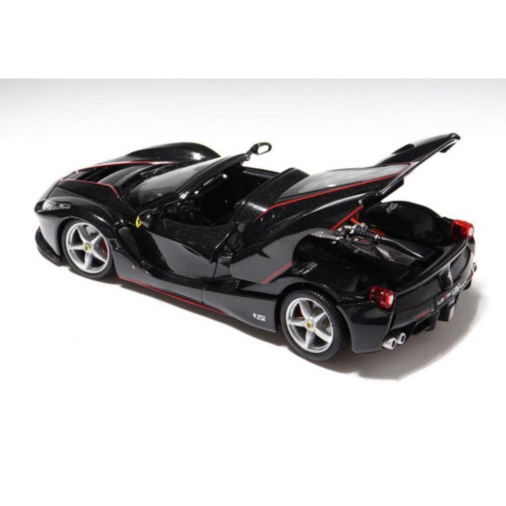 Bburago 1:24 Ferrari LaFerrari Aperta Open Top Diecast Model, Black