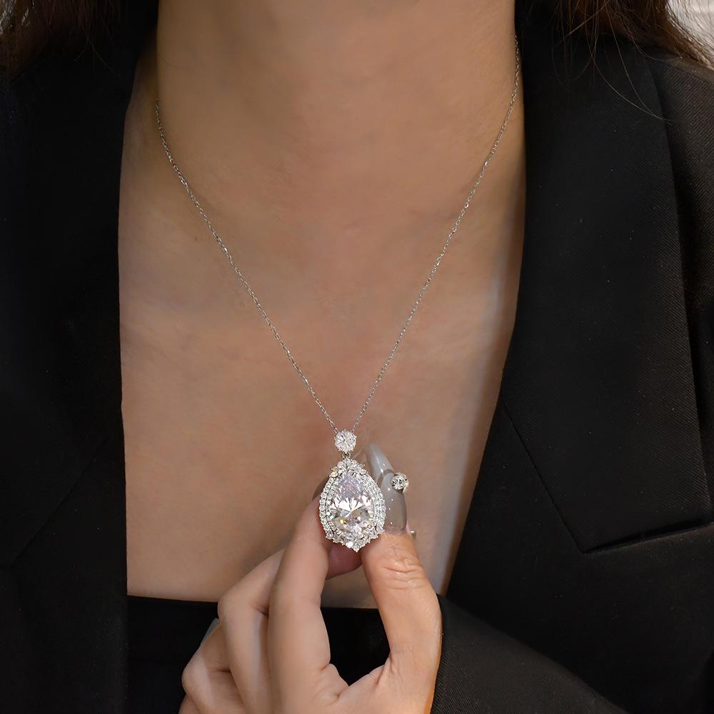 Dråpeformet 13 *18 lilla diamanthalskjede 925 sølv Elegant temperament dame hel diamantanheng kragebenskjede Europa og Amerika