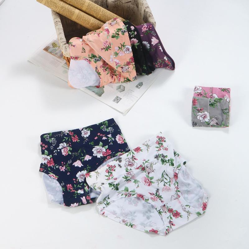 7PCS Plus-Size Women's Printed Triangle Panties Stylish Mid-Waist & High-Waist Designs