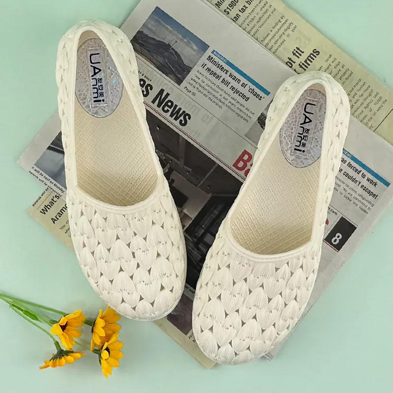 WTEMPO Women Breathable Flat Thick Heel Anti Slip Casual Work Shoes Spring Summer Large Size Solid Color Single Shoes