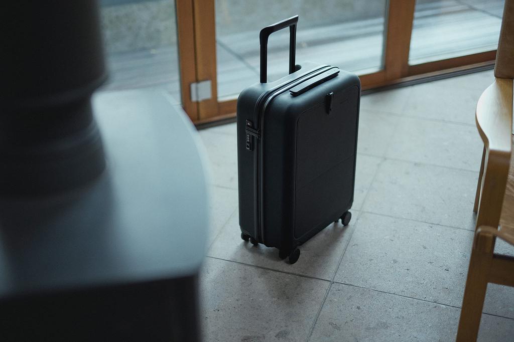 Suitcase Carry Case TSA Lock Zipper Type 33L PC Pocket Obsidian [Morun] Small+ Carry-on