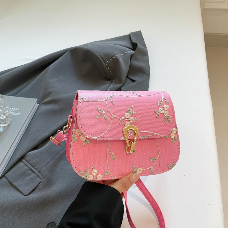 

Summer beautiful small square bag new small fresh lace flower sweet bag versatile shoulder messenger bag розовый