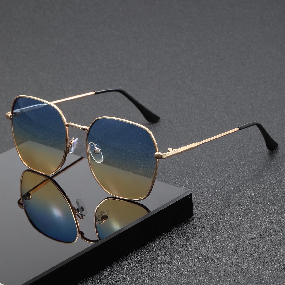 

Gradient Metal Large-Frame Polarized Sunglasses for Couples: Stylish Men s and Women s Eyewear