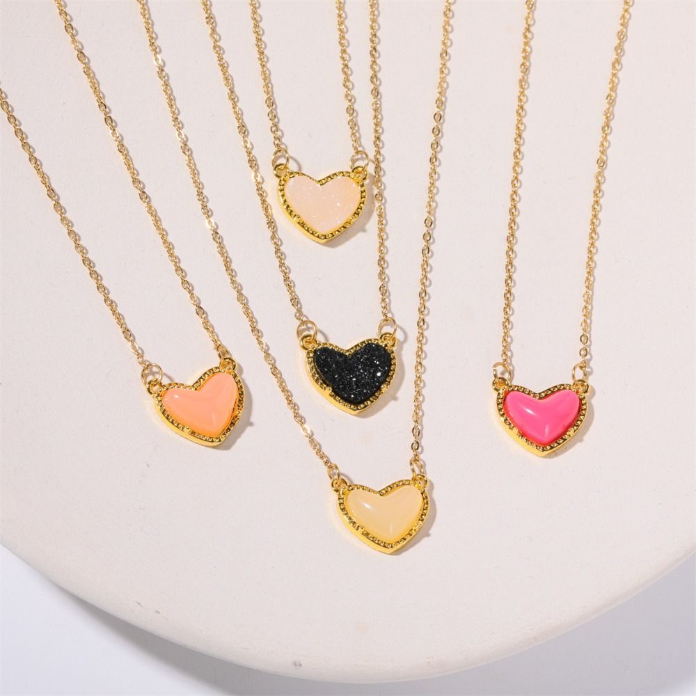 Overflowing Love-heart Four-claw Inlay Crystal Necklace Ornaments Cute Sweet Bracelet  Couple