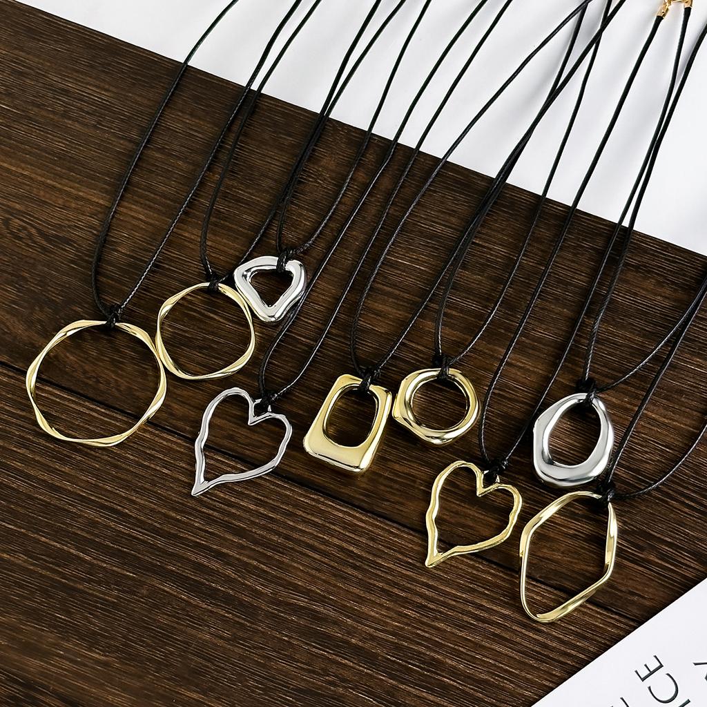 Ingemark Vintage Black Leather Braid Wax Cord Chain Necklace for Women Goth Hollow Out Love Heart Pendant Choker Y2k Jewelry New
