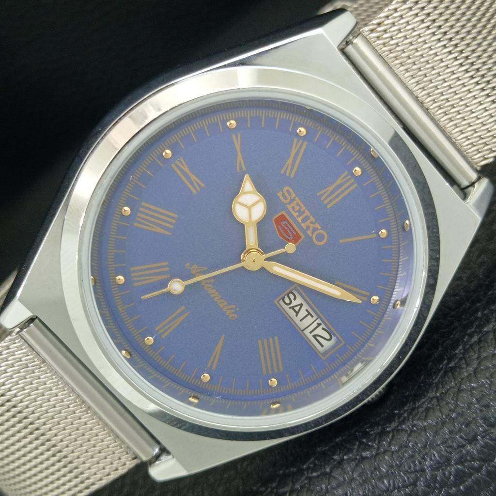 ЯПОНСКИЕ ВИНТАЖНЫЕ ОТРЕМОНТИРОВАННЫЕ АВТОМАТИЧЕСКИЕ МУЖСКИЕ ЧАСЫ SEIKO 5 С РИМСКИМИ ЦИФРАМИ a442643-1 gray