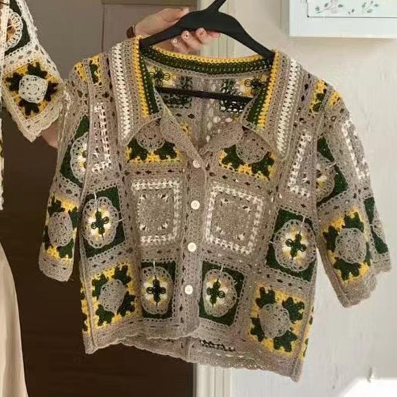 

Рубашка с короткими рукавами в стиле ретро, вязаная крючком, женская, летняя, дизайнерская, нишевая, иностранная, уникальная, шикарная, маленькая, топы с короткими абзацами, повседневные, облегающие, пуловеры, футболки One Size хаки