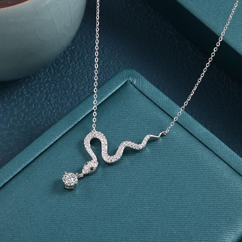 Moissanite Pendant Necklace Snake Jewelry High-end Fall Winter Accessory Women
