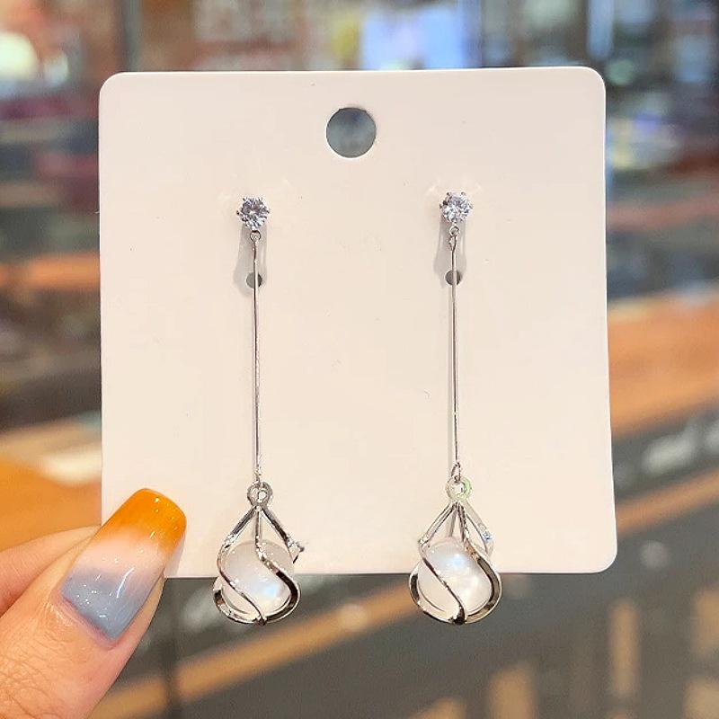 Chic Women s Rhinestone Sparkling Long Geometric Earrings - Trendy Statement Accessories