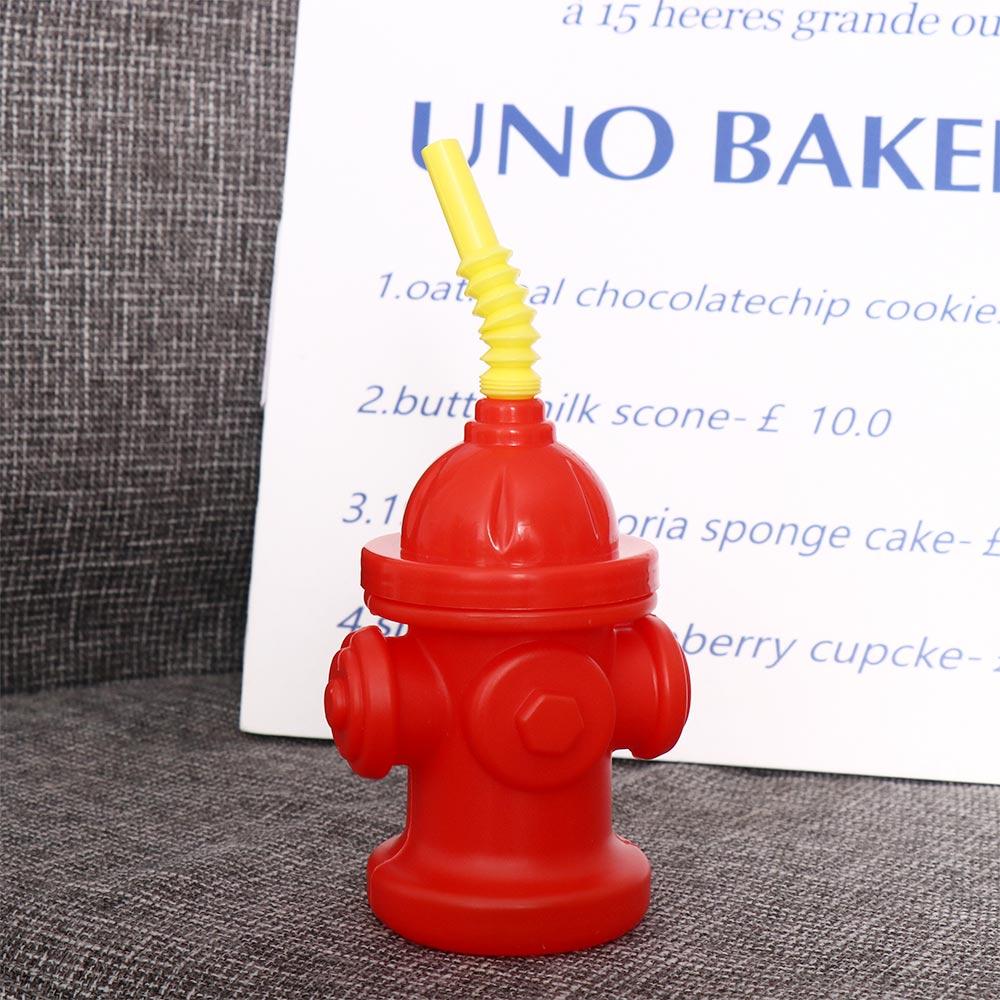 Novelty Fire Hydrant Straw Cup Red Plastic Fire Hydrant Water Cup with Lids Reusable Party Supplies Fireman Birthday Party