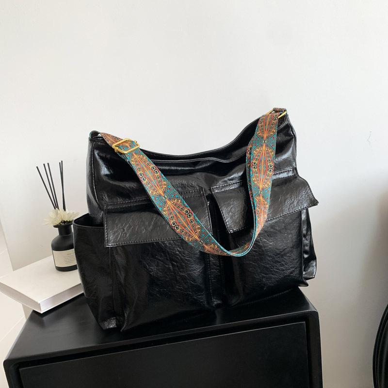 Large capacity autumn new product multi-pocket retro shoulder large capacity tote bag hot-selling temperament women's bag