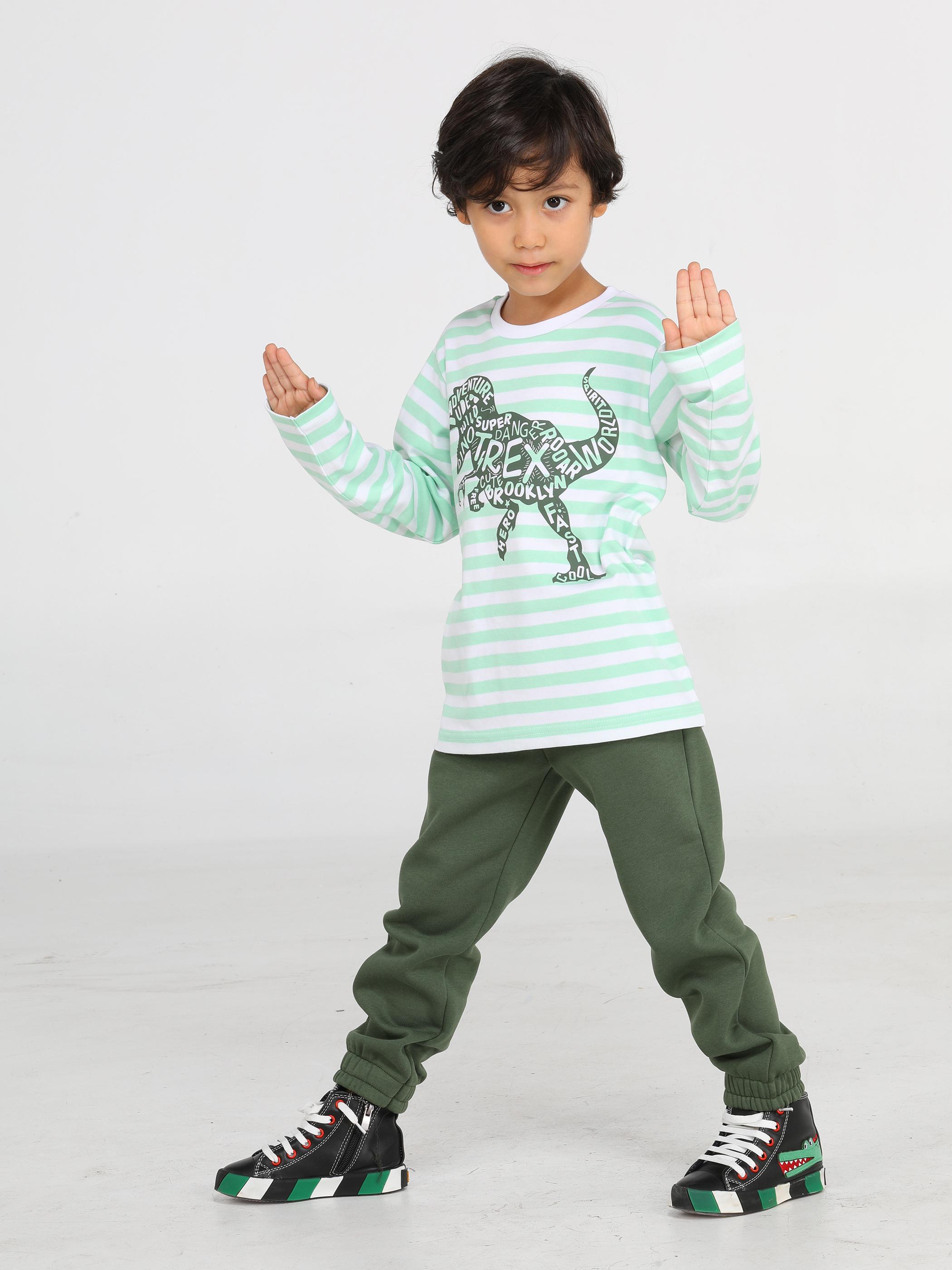 

Yeşil Yazılı Dino Jogger +T-shirt Takım 3 Yaş темно-зелений колір