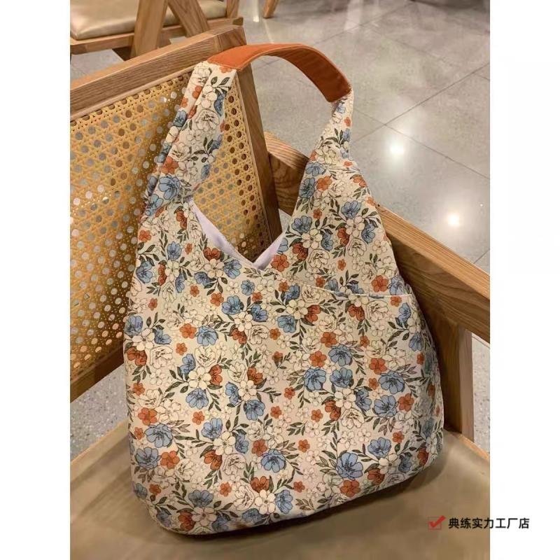 Niche design Hong Kong style floral canvas shoulder bag new high value versatile retro large capacity tote bag