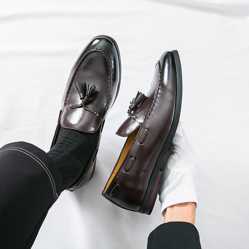Fashion Classic Men Fringed Shoes Dark Brown Men Casual Comfortable and Fashionable Pointed-toe Small Leather Shoes Size 38-46 Men Shoes