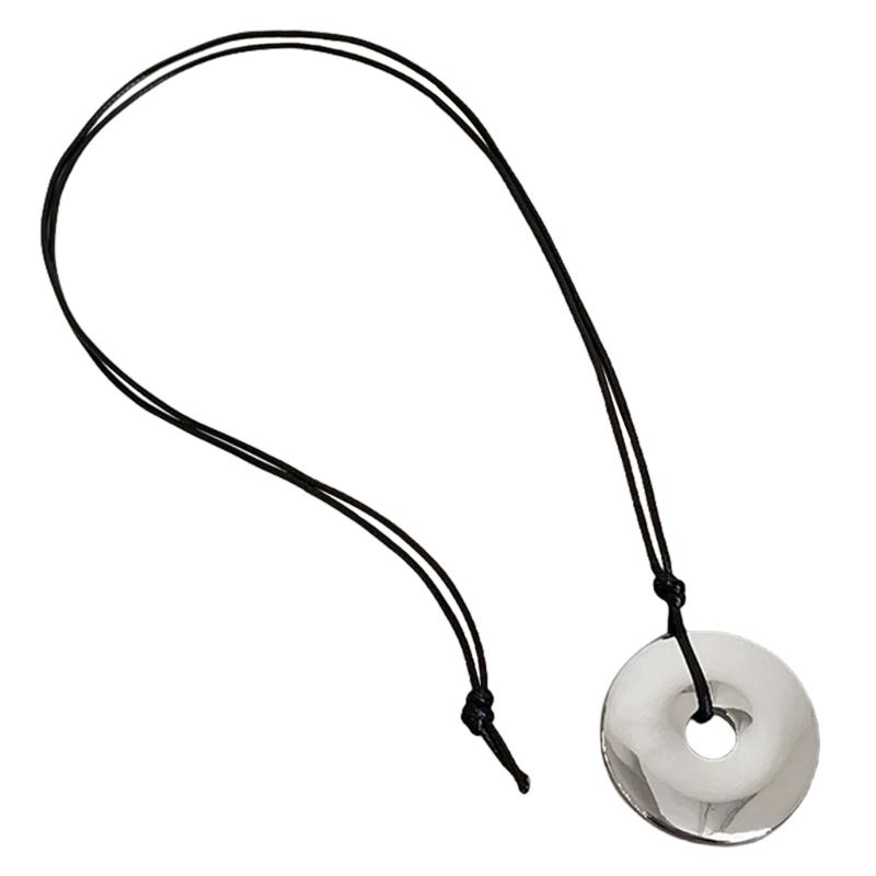 Modische Aventurin Schnalle Anhänger Halskette Accessoire mit verstellbarer Länge Lederband für Männer und Frauen täglicher Gebrauch