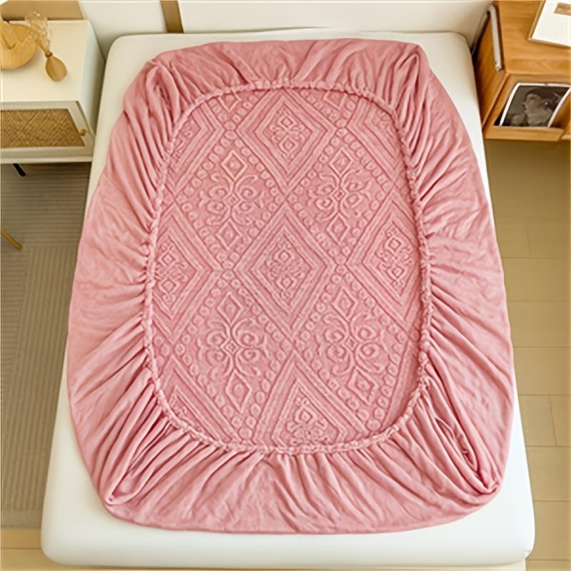 2026 NEW Winter Plush Warm Fitted Sheet Bed Protector Cover Bedding Mattress Topper Non Slip Bedspread