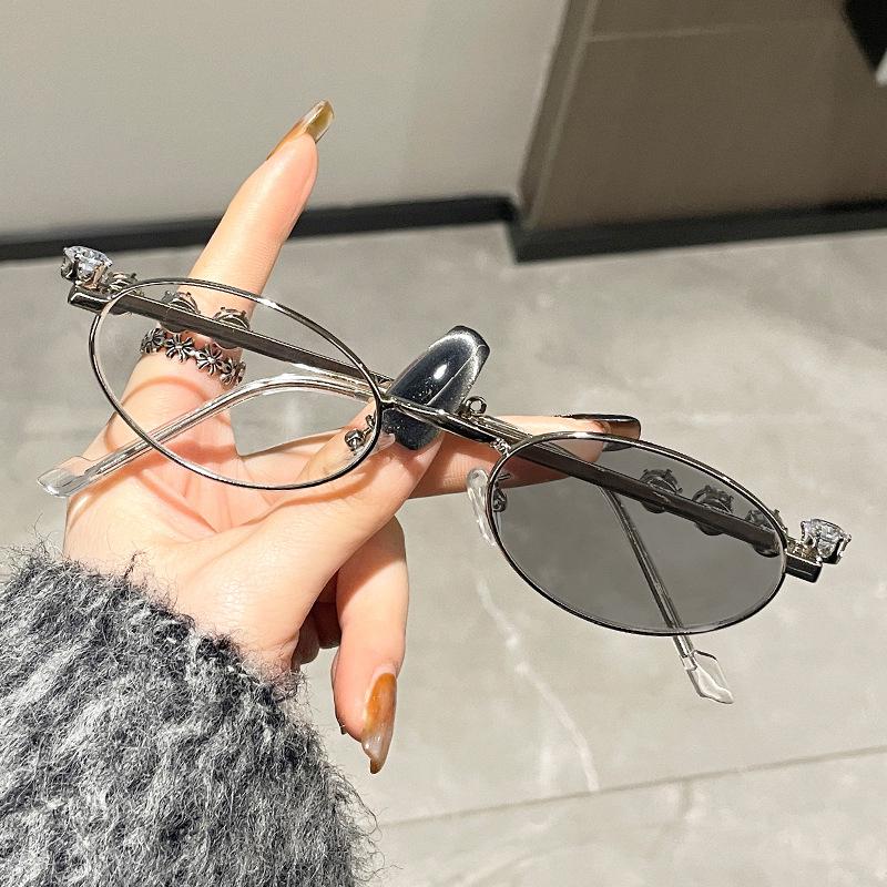 New Trendy Ladies Pochromic Myopia Glasses Luxury Diamond Oval Frame Near Sight Eyeglasses Finished Minus Sunglasses Diopter