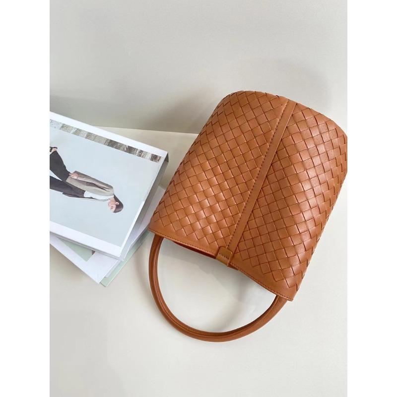 New woven bucket bag leather women's fashion portable messenger bag child and mother bag niche design portable