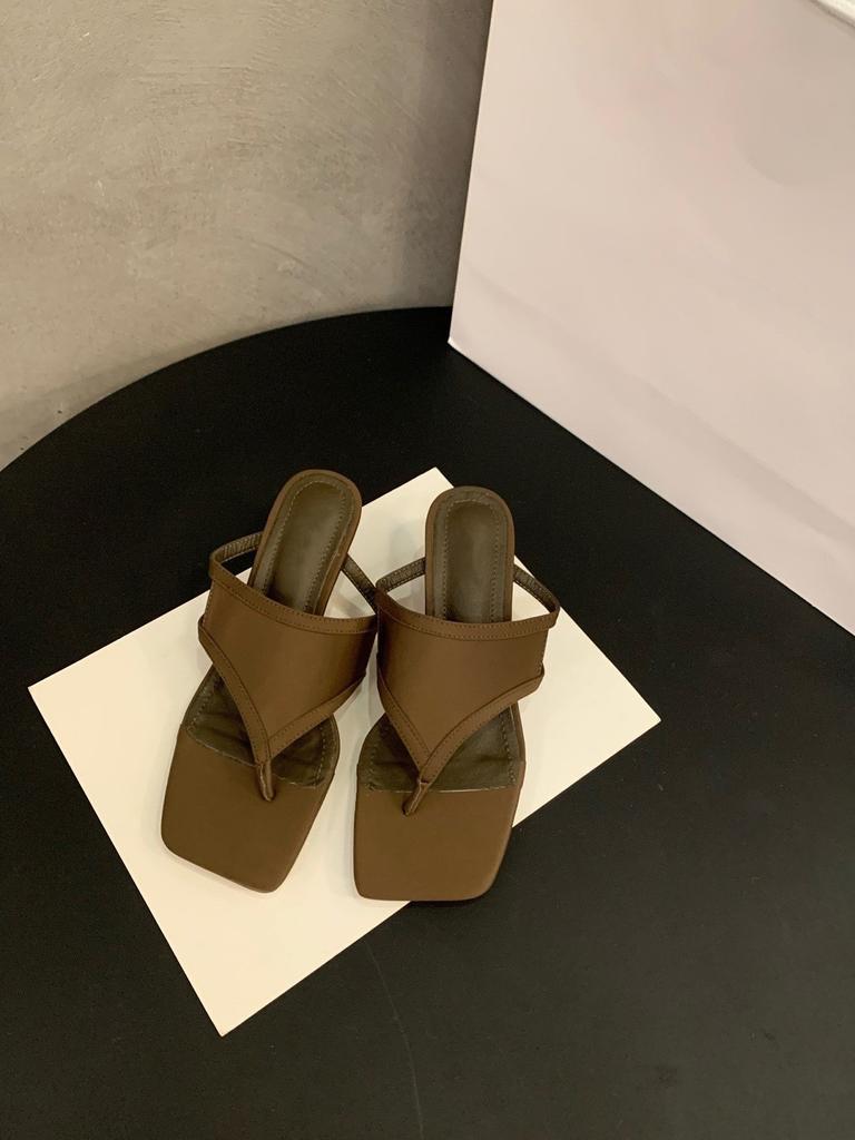 French Pinch Flip-flops Shoes Women's Shoes Summer Wear 2025 New Internet Celebrity Temperament Sandals High Heels Sandals