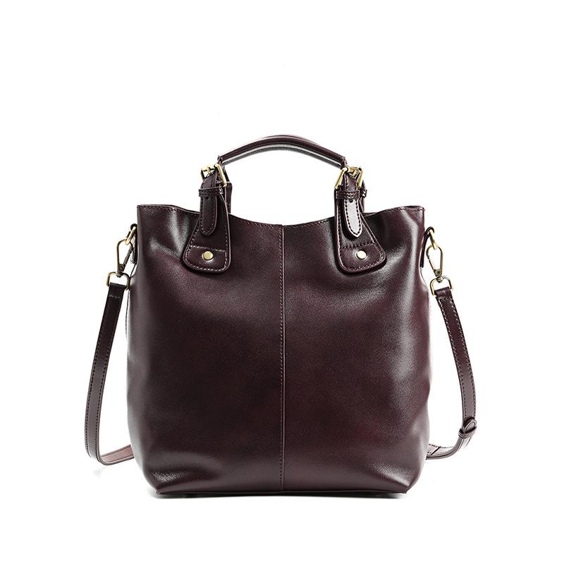 

Винтажная сумка-тоут на плечо из кожи растительного дубления большой вместимости кофейный/винный