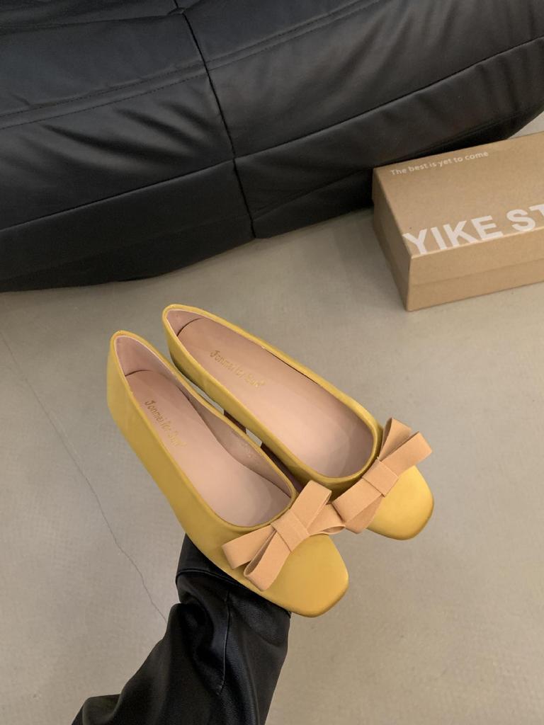 French Inner Height-increasing Patent Leather Bow Light Mouth Square Head Single Shoes Women's 2025 New Shoes Commuter Versatile Soft-soled Ladyshoes