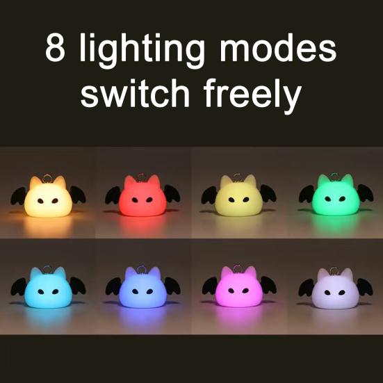 Llavero Luz Nocturna en Forma de Murciélago con 8 Modos de Color Lámpara LED de Silicona Portátil Recargable para Bolso Decoración de Halloween Camping Senderismo Dormitorio Regalo