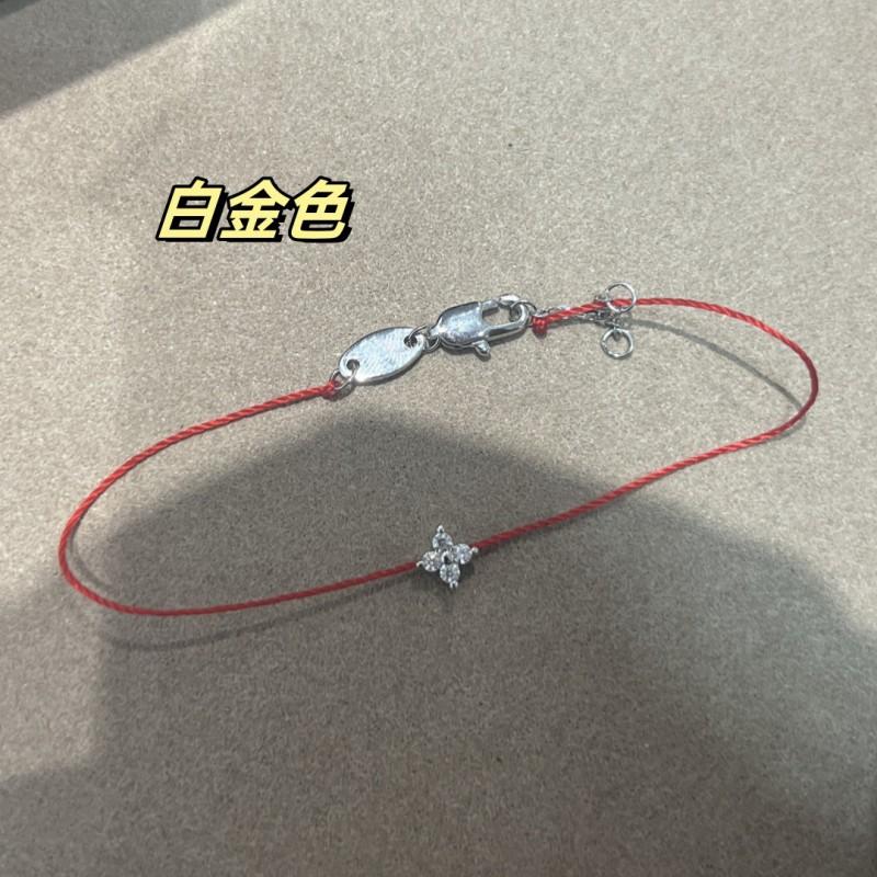 Handgewebtes rotes Schnurarmband mit vergoldetem vierblättrigem Klee-Anhänger für Damen, Paare, Luxuriöser minimalistischer Stil