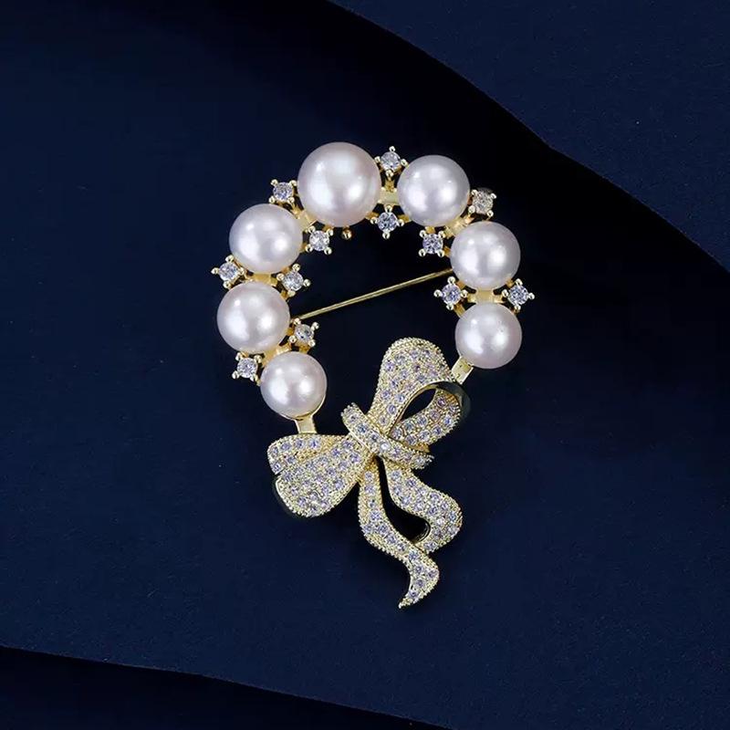 

Dreamy Pearl Brooch: Elegant, Versatile, and Unique Coat Accessory for Women