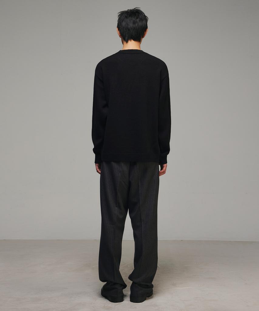 SIGNATURE V-Neck Relaxed Knit [Black]