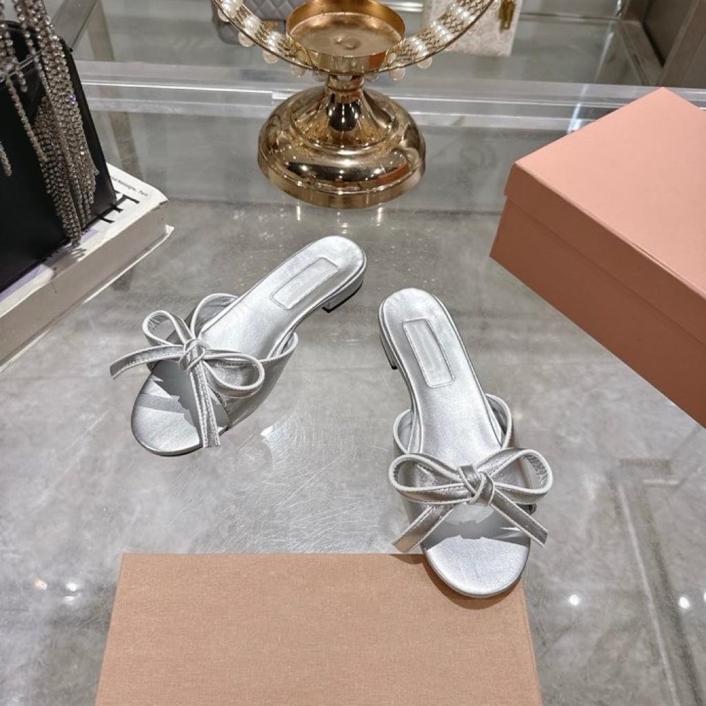 Fashion Haute Couture 2025 Summer New Leather Bow Square Heel One-Line Slippers Versatile Low-Heeled Open-Toe Sandals Beach Shoes