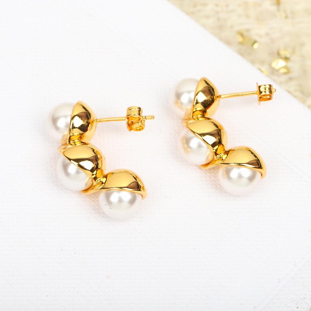 New Hot Brand Vintage Pearl Earring for Women Luxury Jewelry Designer Eardrop Fashion Lady Party High Quality Stud Earrings