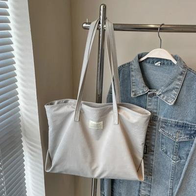 Sac cabas à fermeture éclair couleur unie en nylon Sac à bandoulière simple et tendance Sac à main souple polyvalent tendance