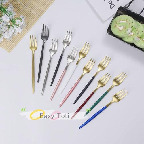 Easytoti 5-Piece Set of 13.5cm Cake and Dessert Forks, Stylish and Cute Mini Forks, 18/8 Stainless Steel, Brushed, Dishwasher Safe, Silver/Black...