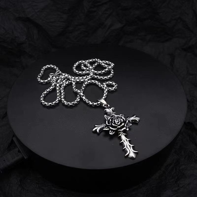 Retro Rose Cross Hip-Hop Necklace: European & American Style, Cool Disco Chain for Men & Women