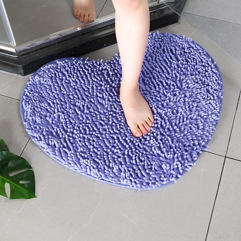 

Inyahome Chenille Non-Slip Bathroom Rug Love Shaped Shag Shower Mat Machine-Washable Bath Mats Lovely Heart Soft Microfibers 40x50cm