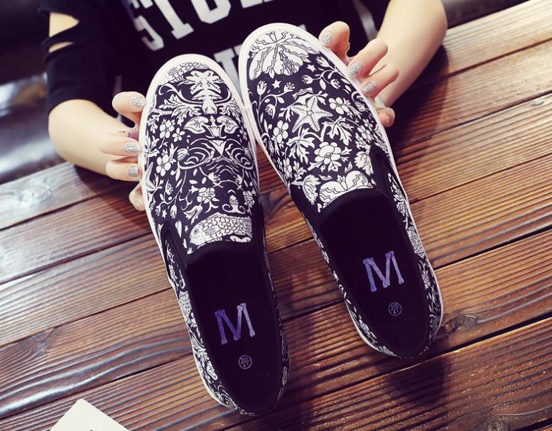 

Новые летние холщовые мужские слипоны для скейтбординга с цветочным принтом, плоская подошва, низкий верх, износостойкая обувь 7 чёрный