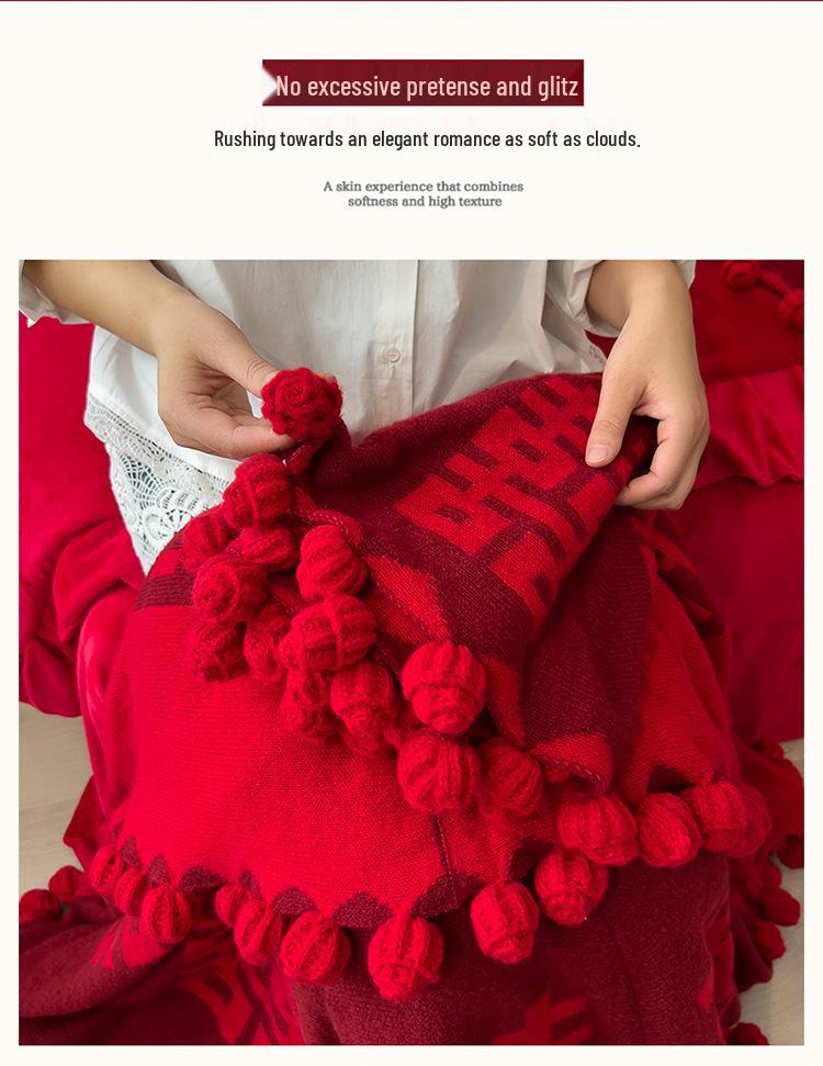 Rose Bouquet Gold Blanket: Perfect High-End Gift for Weddings, Engagements, New Brides, or Best Friends