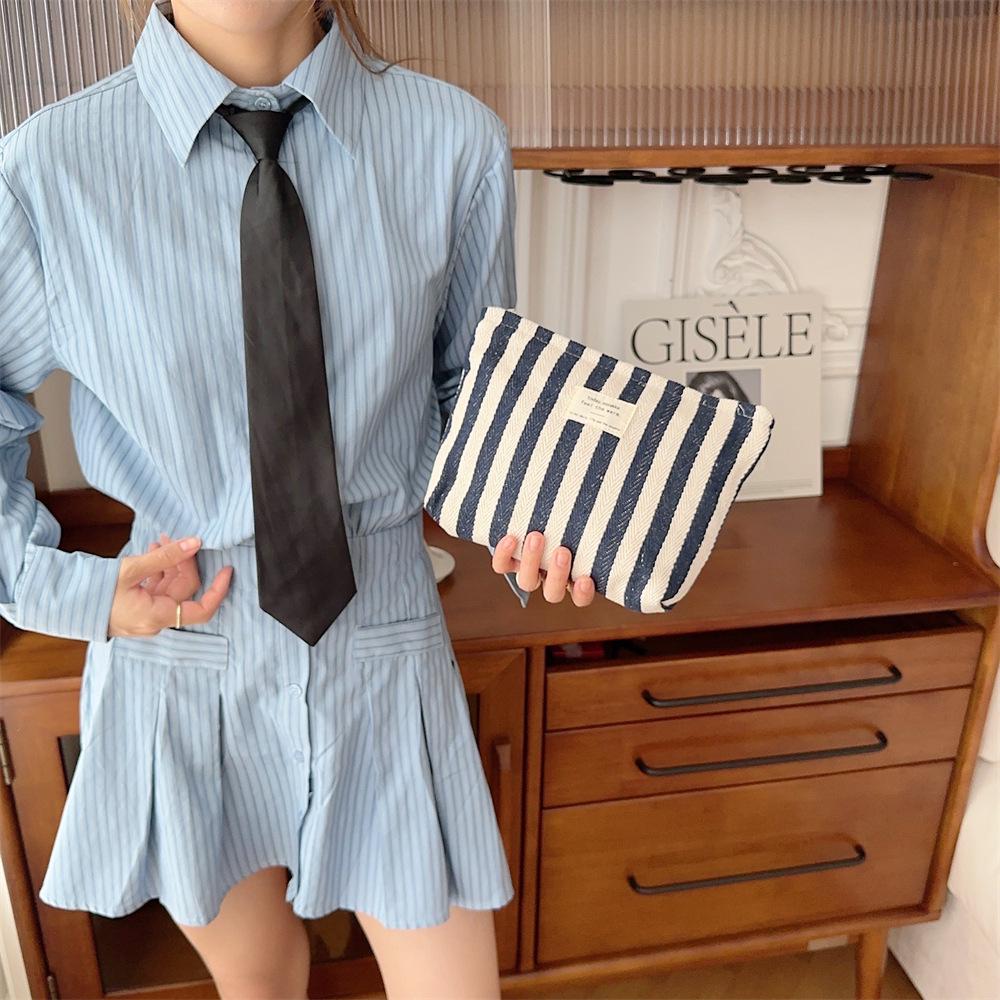 Large Capacity Fresh Striped Women's Toiletry Bag - Portable, Simple Handheld Cosmetic Organizer