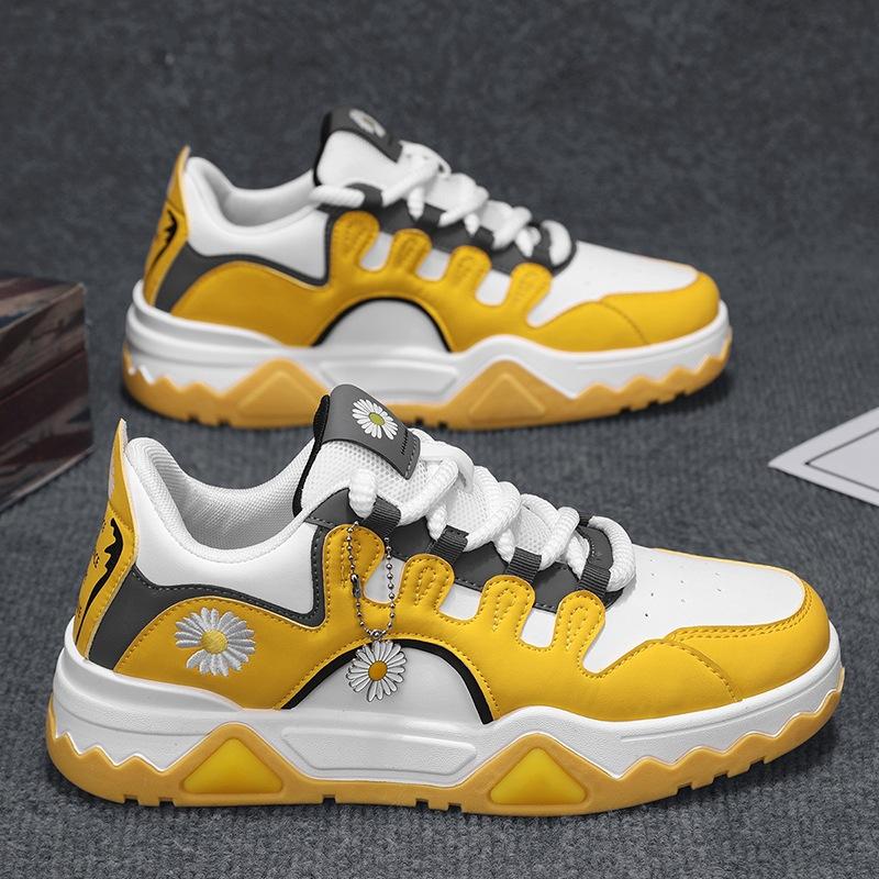 Men Spring 2025 New Low Cut Trendy Casual Sports Shoes Leather Surface Thick Bottom Students Sneakers Outdoors Casual Sneakers