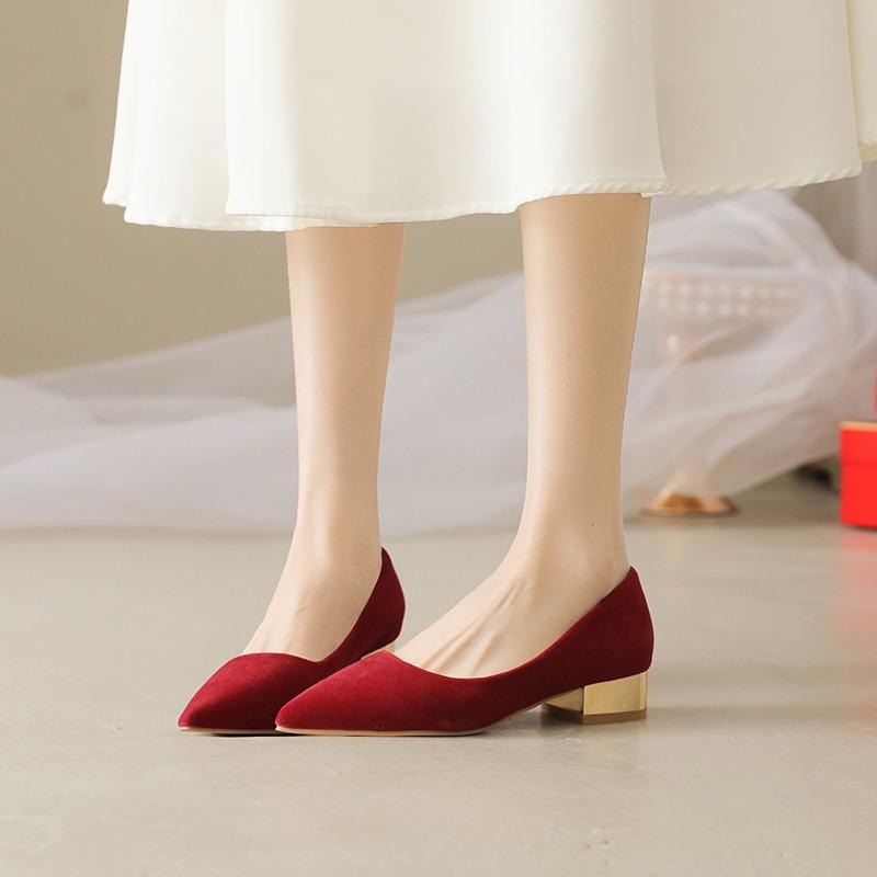 

Модная французская свадебная обувь для женщин 2025 Весна Лето Осень Новинка Толстый каблук Острый носок Не утомляет ноги Обувь для невесты 34