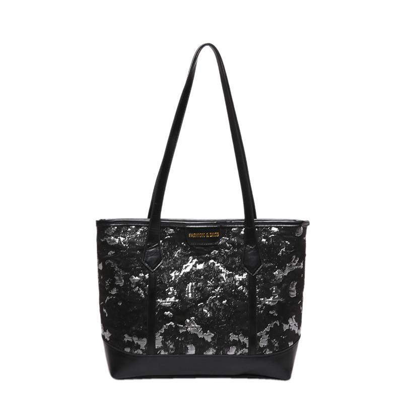 Fashionable Women's Large Capacity Tote Bag Chic Street Style Perfect For Daily Commuting