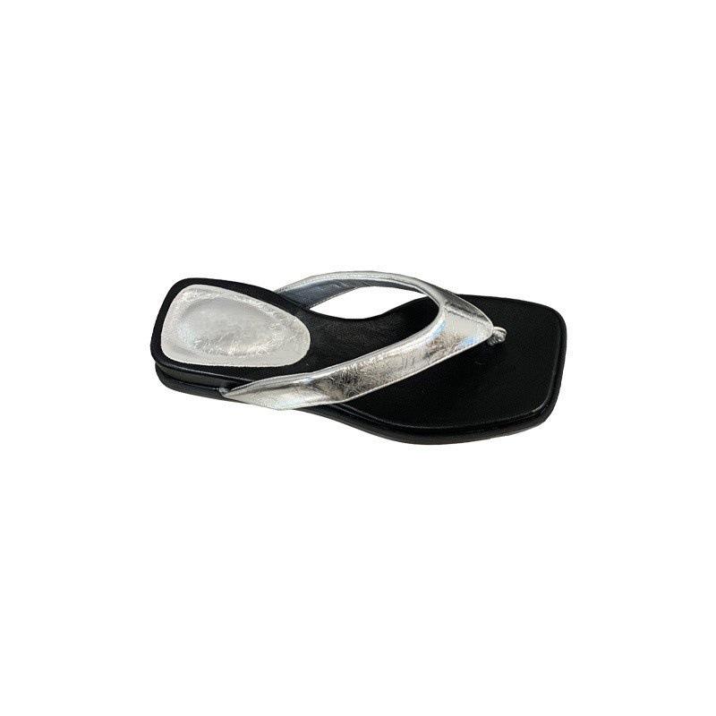 Seaside Pinch Flip-flops Women Wear New Beach Sandals Fashion Sense