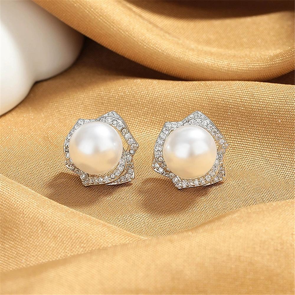 Boucles d'oreilles Puces Mignonnes pour Femme Petit Zircon Blanc Couleur Or Vintage Cadeau de Mariage Fête Pour Femmes